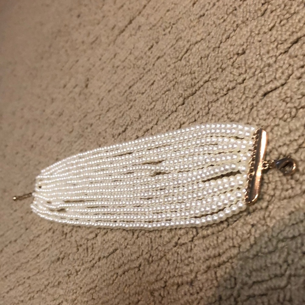 Pearl multilayer choker necklace